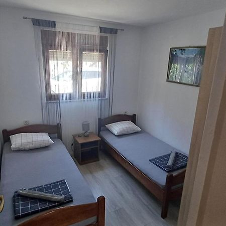 Leo Apartment Vir Bagian luar foto