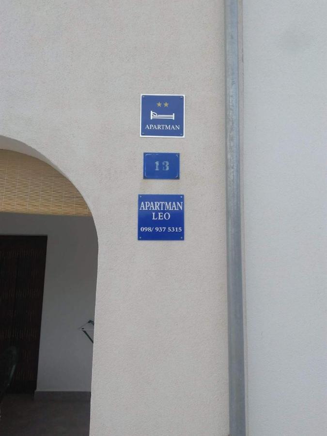 Leo Apartment Vir Bagian luar foto