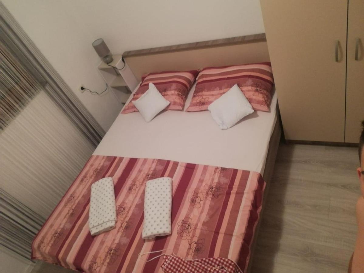 Leo Apartment Vir Bagian luar foto