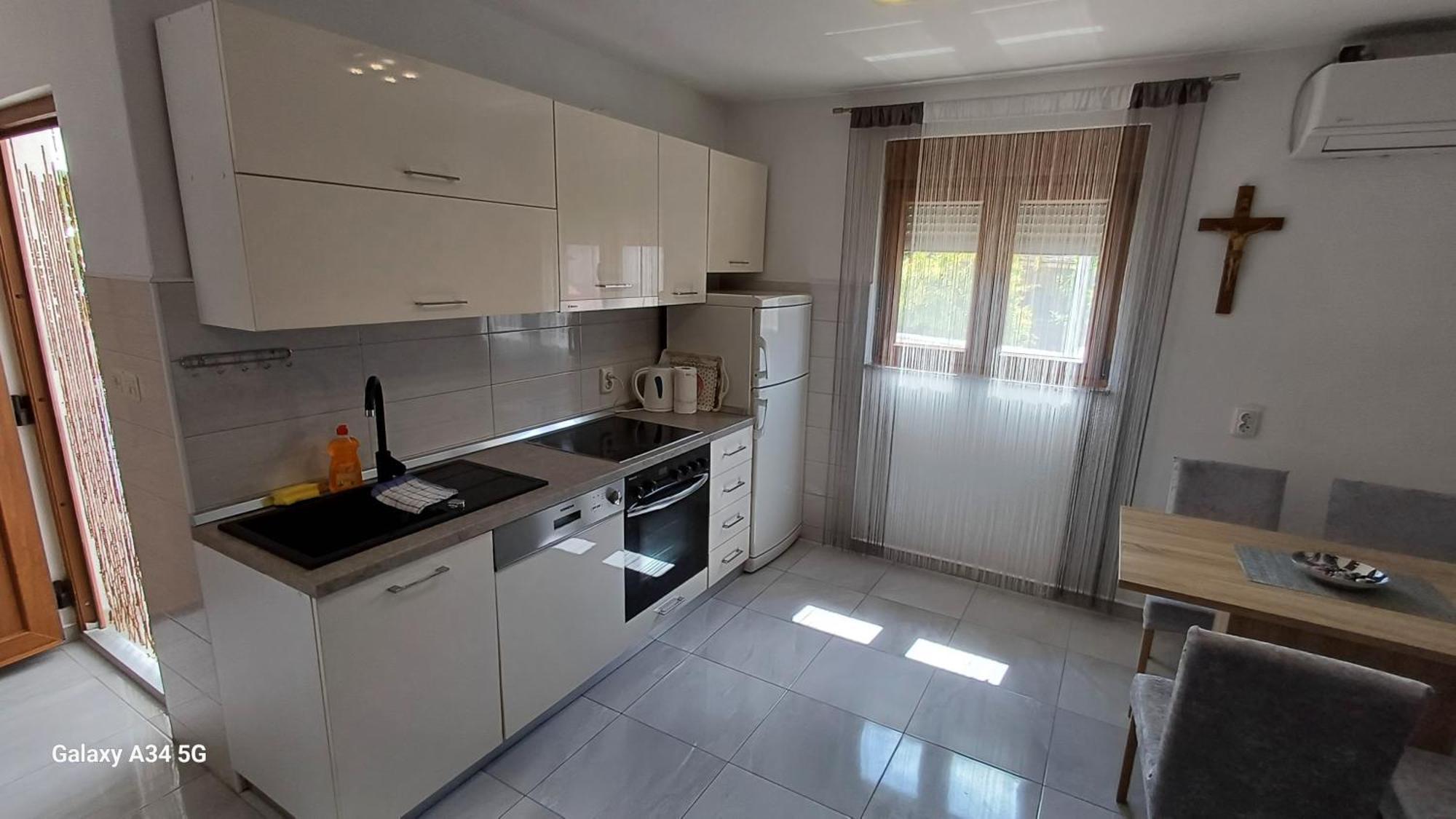 Leo Apartment Vir Bagian luar foto