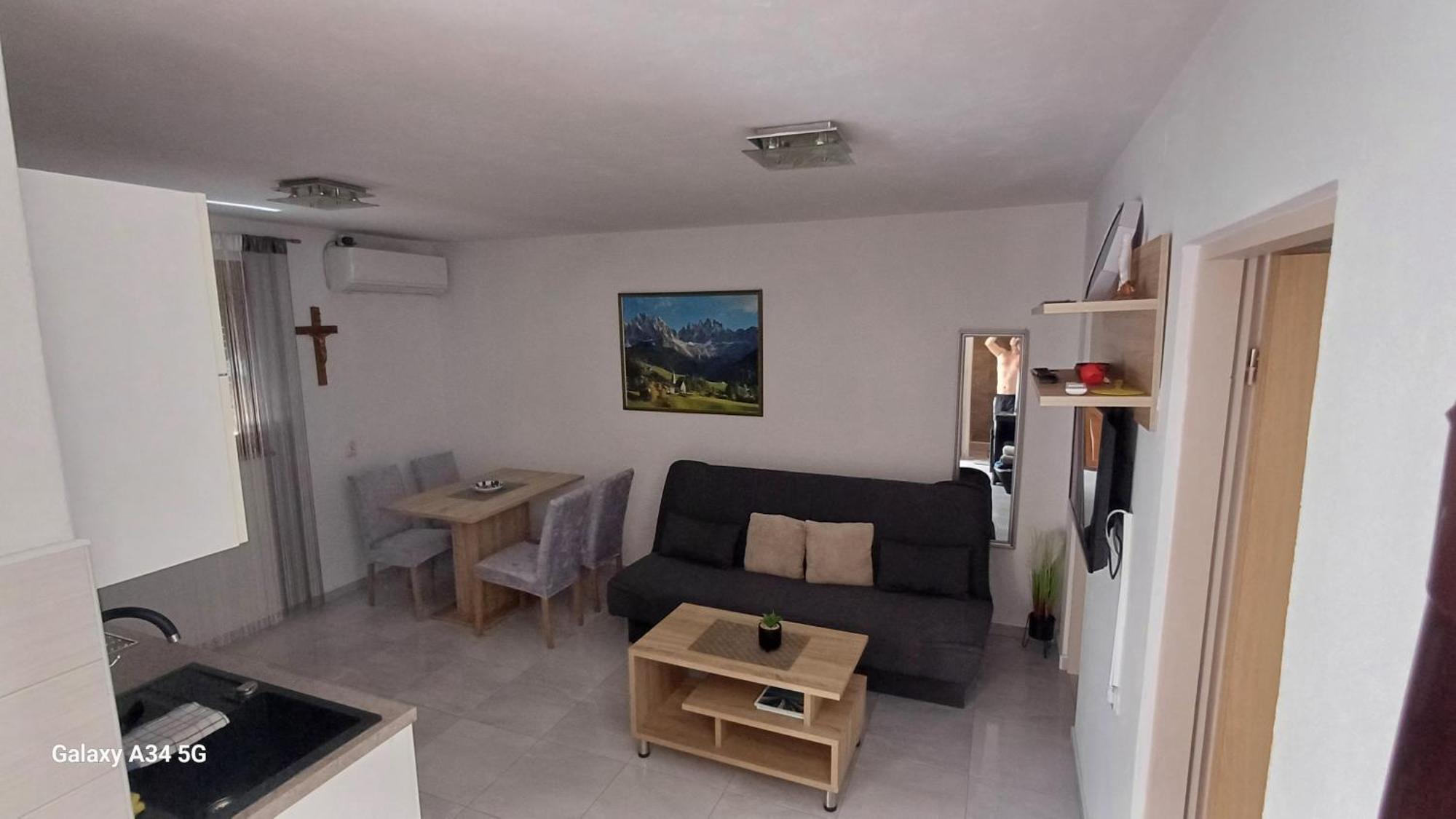 Leo Apartment Vir Bagian luar foto